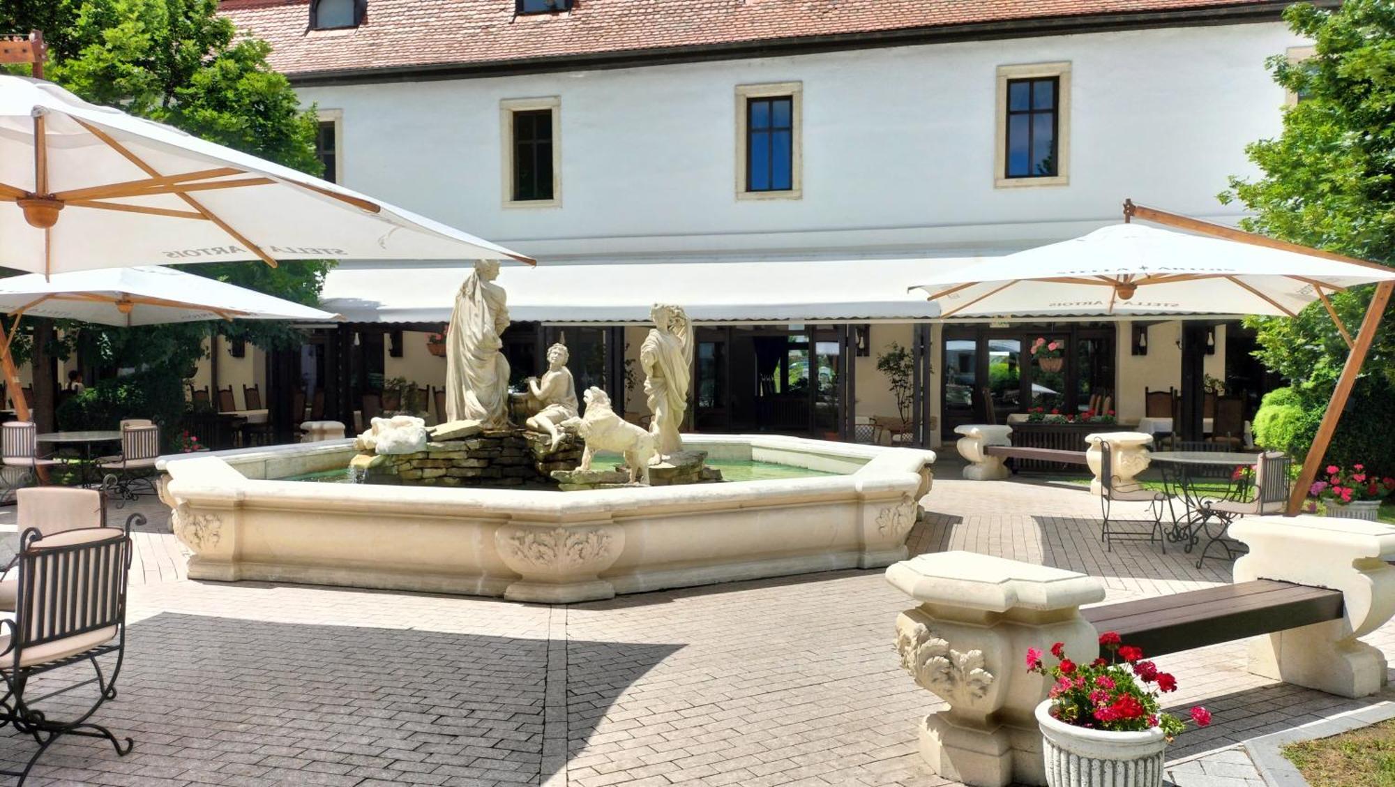 Hotel Medieval อัลบายูเลีย ภายนอก รูปภาพ