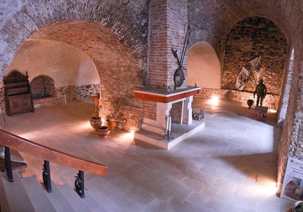 Hotel Medieval อัลบายูเลีย ภายนอก รูปภาพ