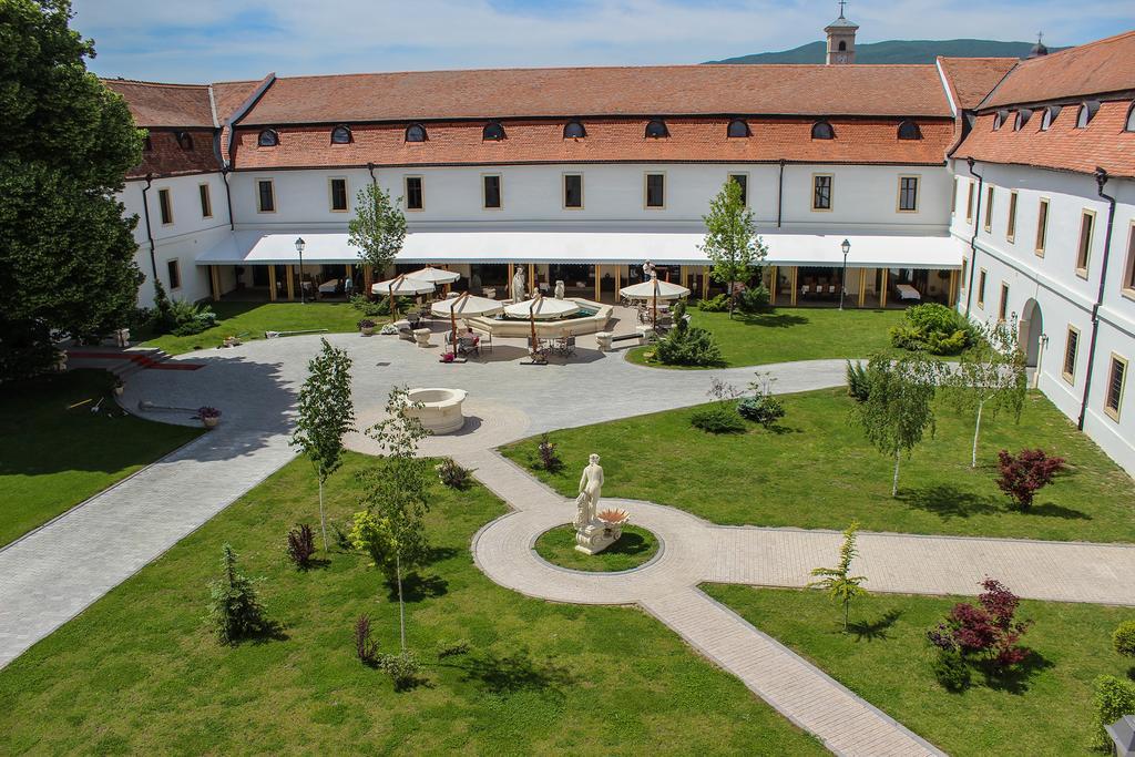 Hotel Medieval อัลบายูเลีย ภายนอก รูปภาพ